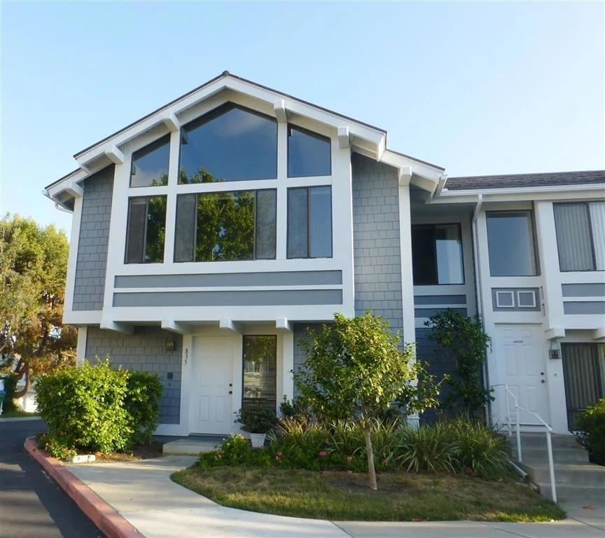 Photo of 835 Mistletoe Lane