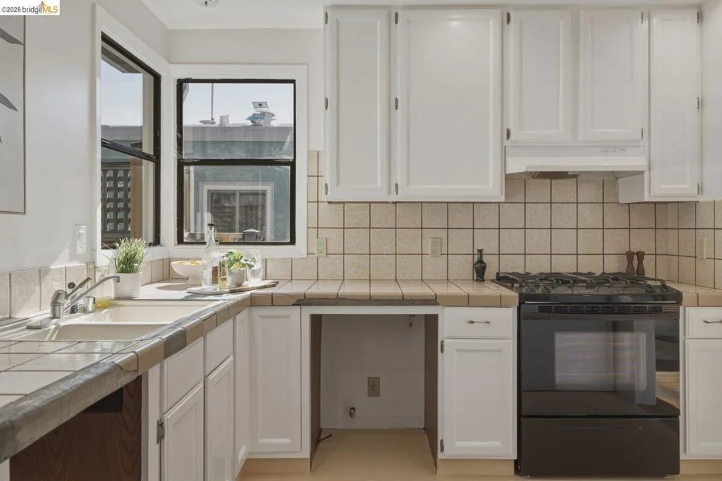 Photo of 1242 Burnett St
