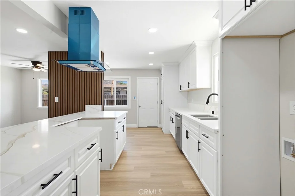Photo of 5945 Paramount Drive