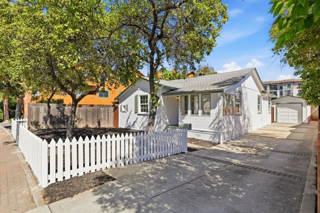 Photo of 641 Waltermire Street