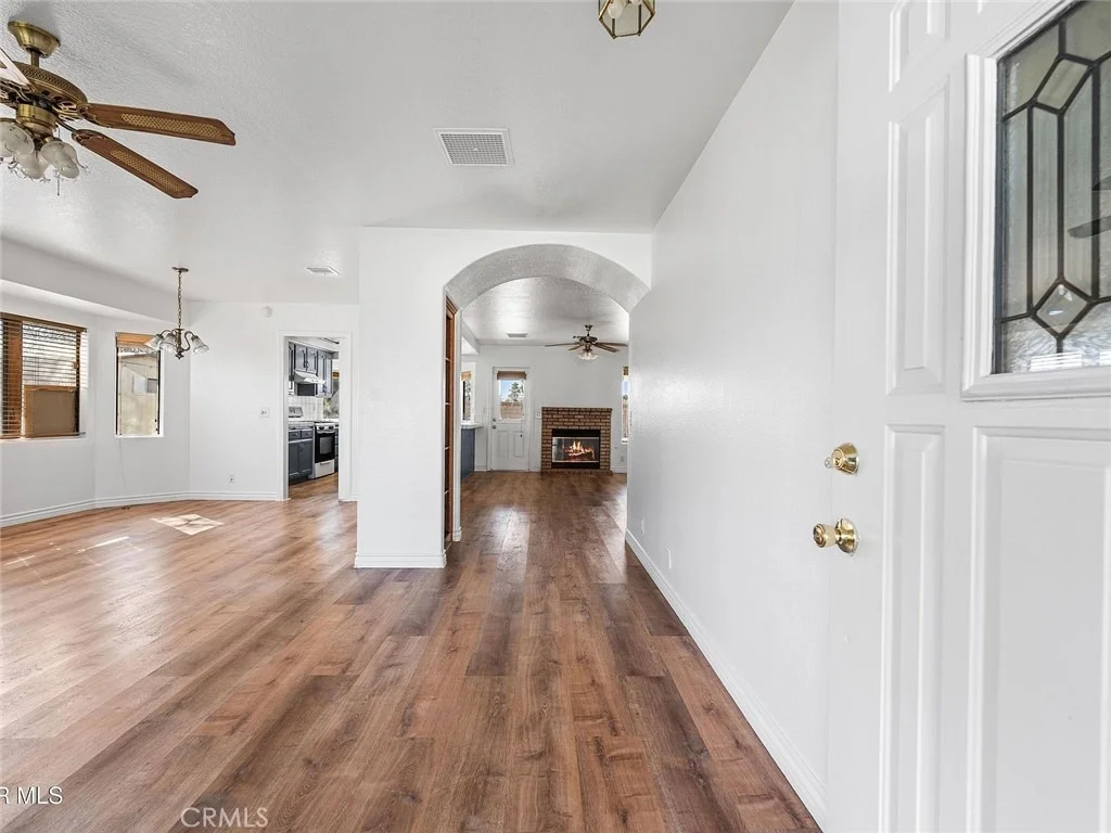Photo of 736 E Avenue J6
