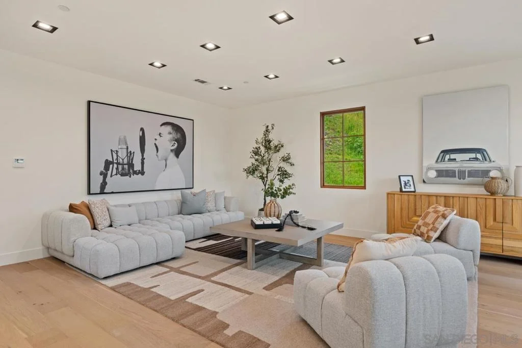 Photo of 5758 Las Palomas