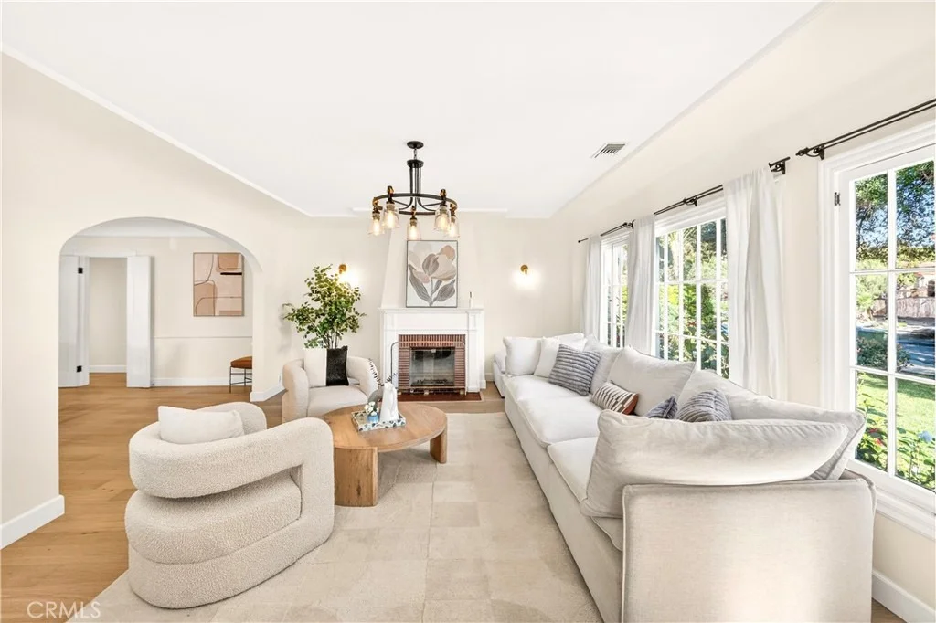 Photo of 827 Hauser Blvd