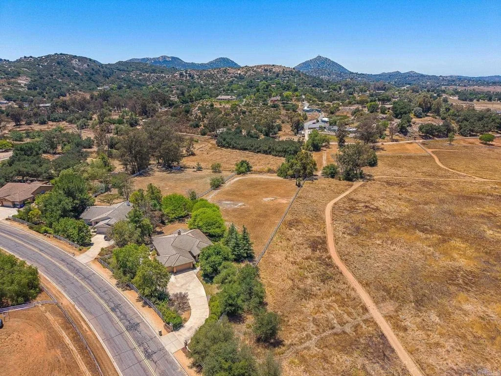 Photo of 2445 Southern Oak Road