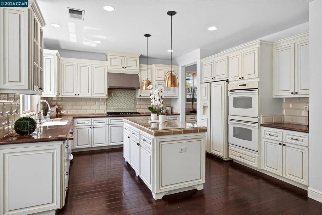 Photo of 3086 Hastings Way