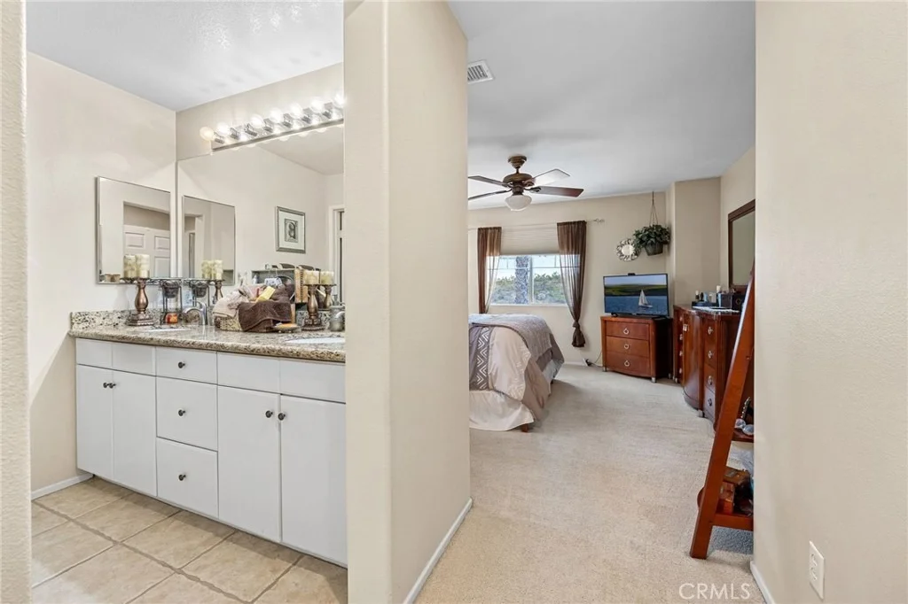 Photo of Unit B at 33433 Emerson Way
