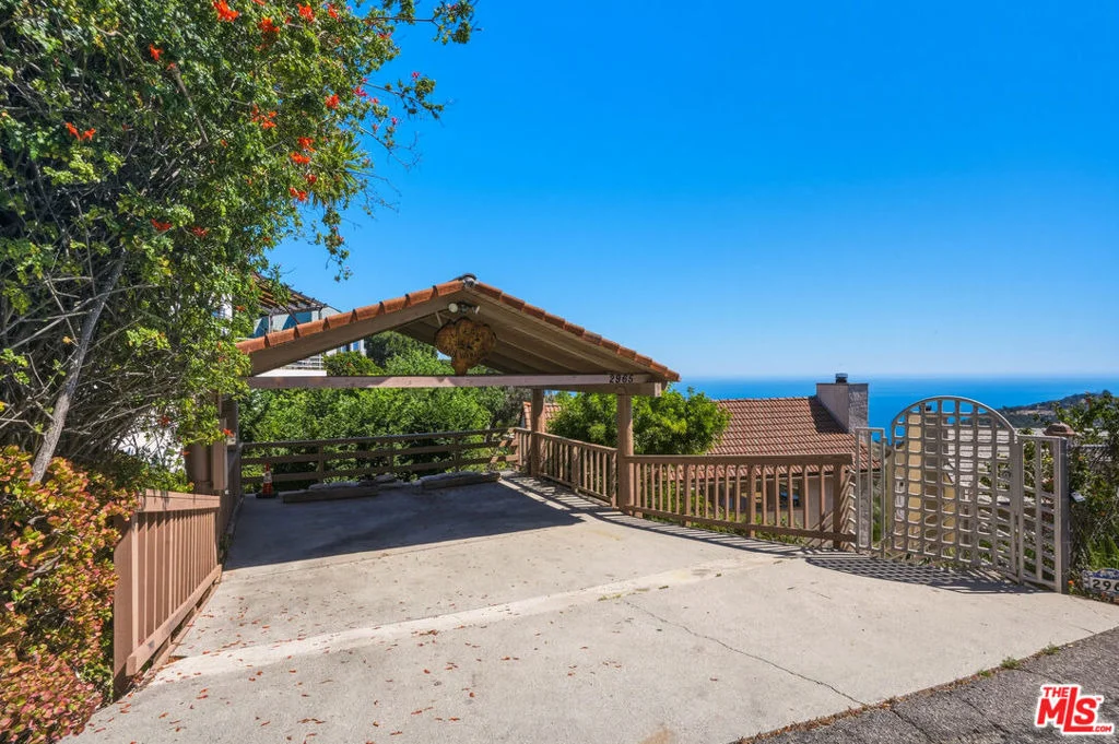 Photo of 2965 Seabreeze Drive