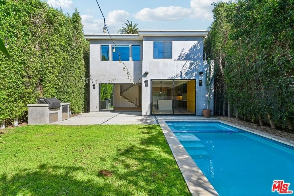 Photo of 1037 Palms Boulevard