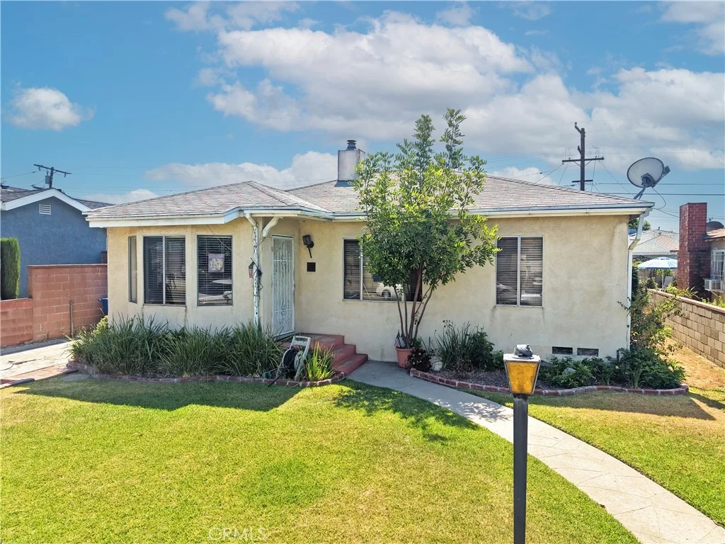 Photo of 2458 Gaspar Avenue