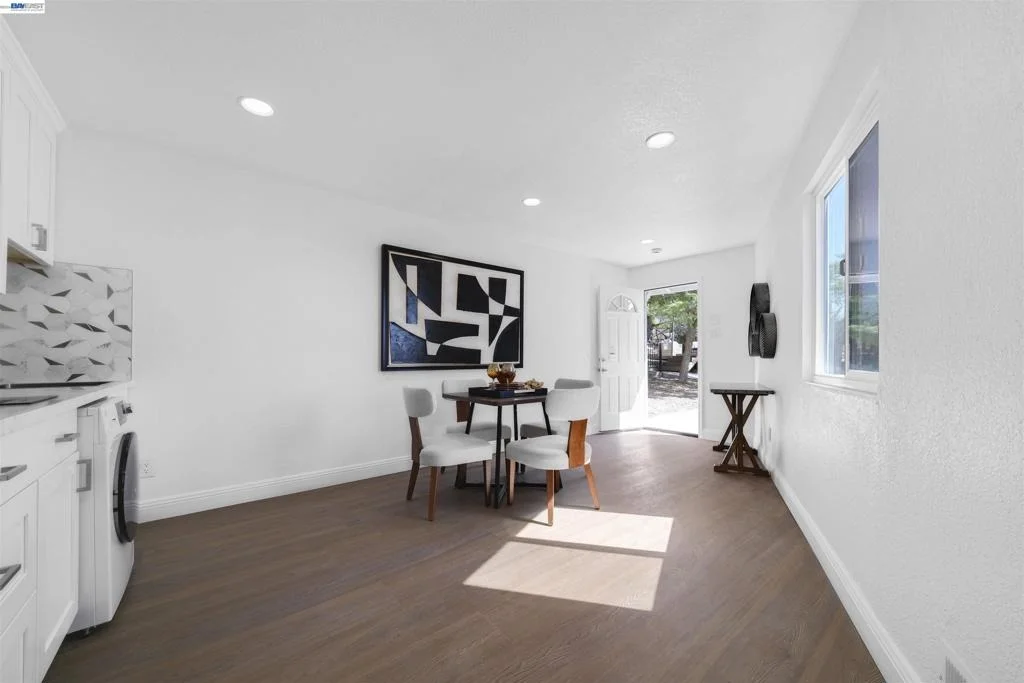 Photo of 1069 Central Blvd