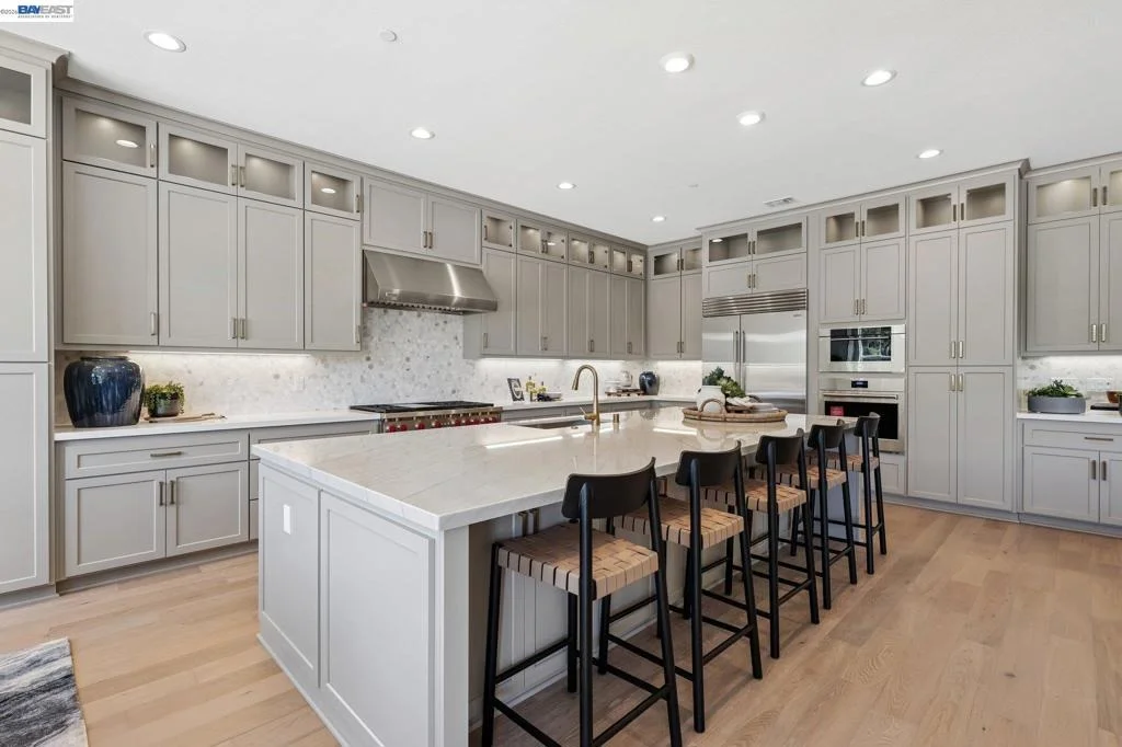 Photo of 2690 Bay View Drive