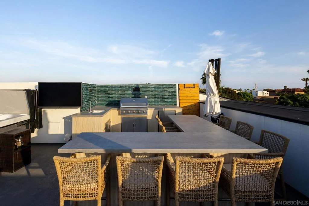 Photo of 5140 Los Robles Drive