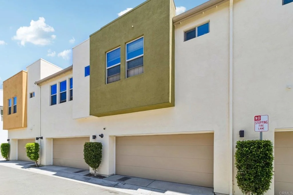 Photo of Unit 3 at 2054 Foxtrot Loop