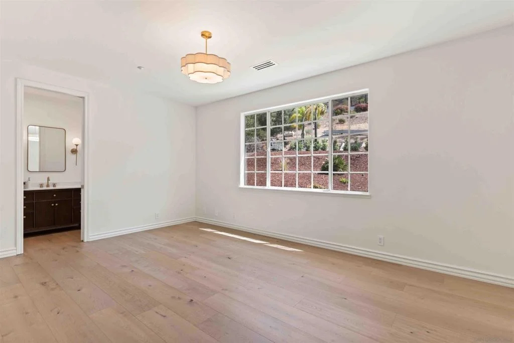 Photo of 3068 Willow Heights Road