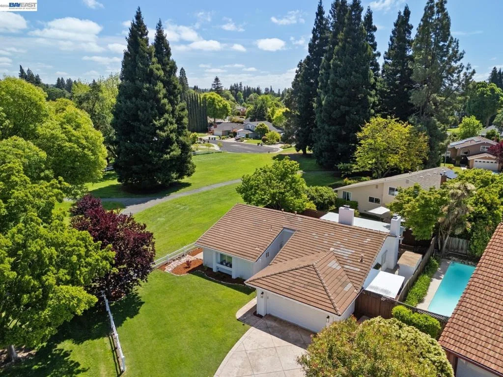 Photo of 238 Delta Pl