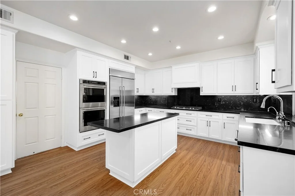 Photo of 2429 Abadejo