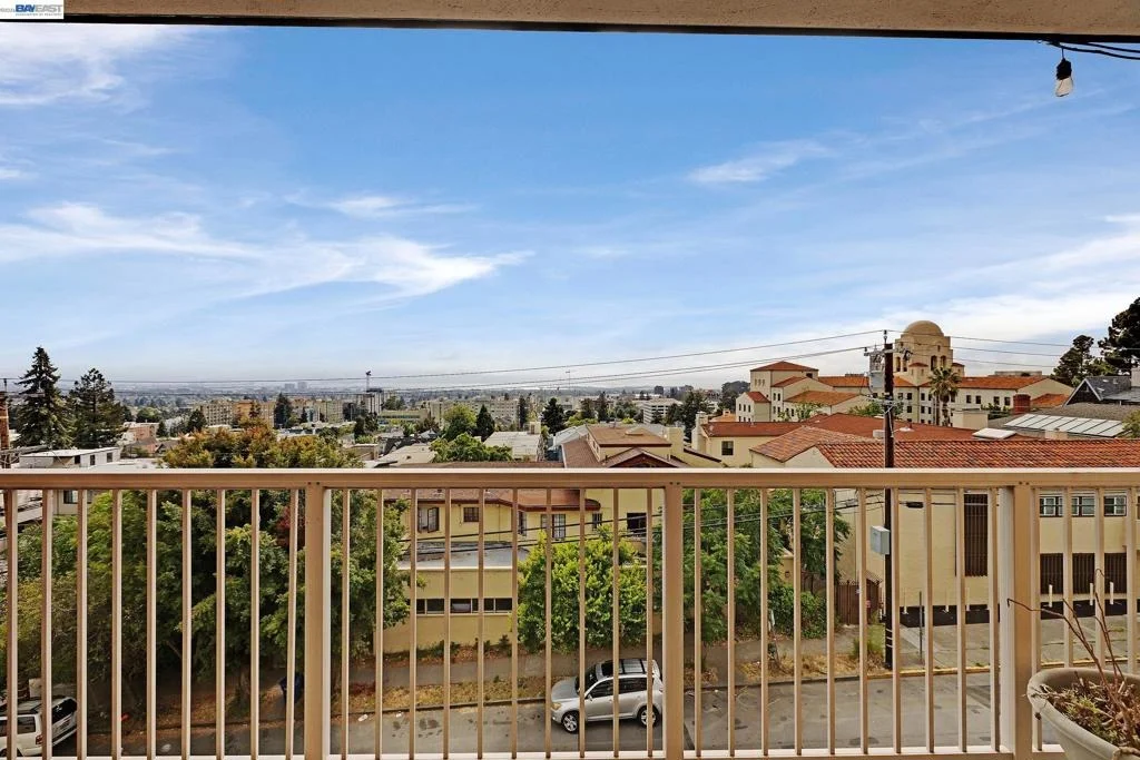 Photo of Unit 306 at 2 Panoramic Way