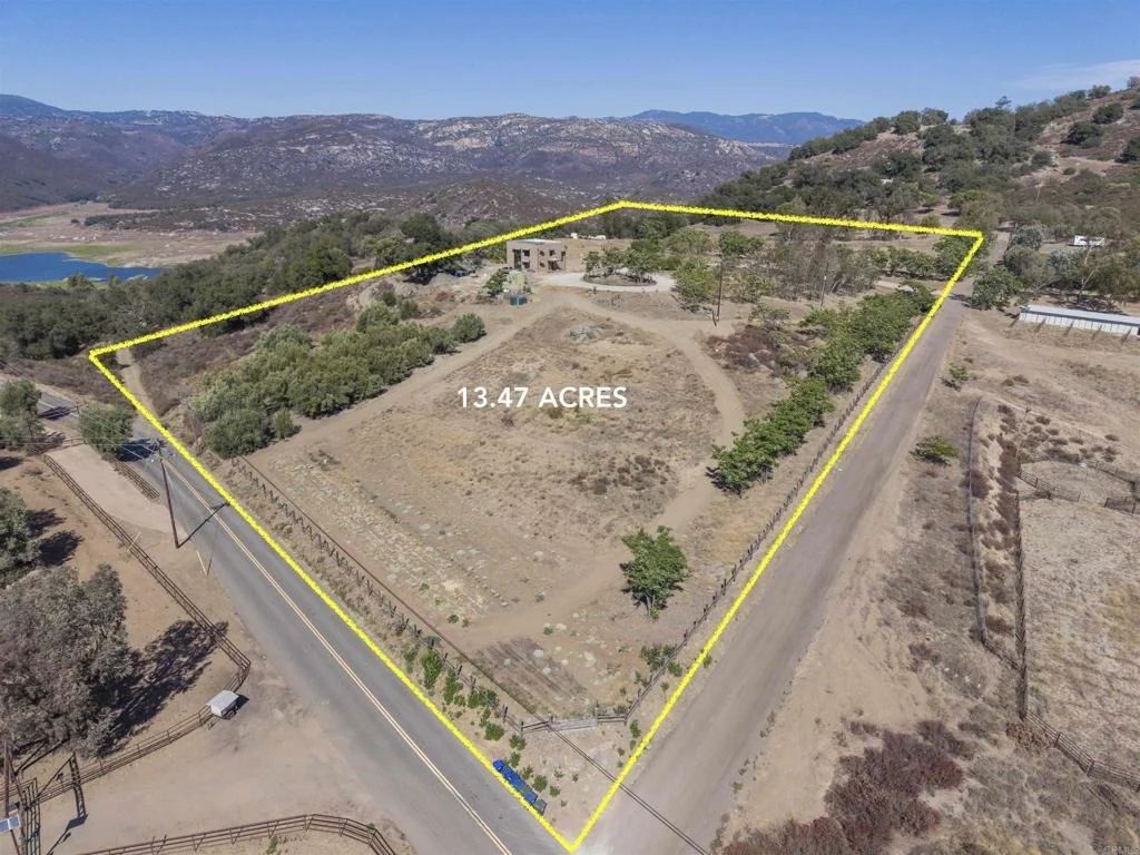 Photo of 21179 Sutherland Dam Road