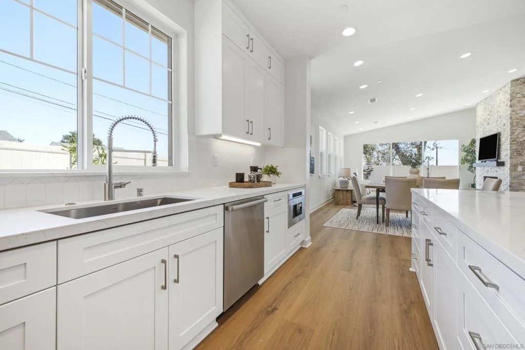 Photo of 2 W Pine St