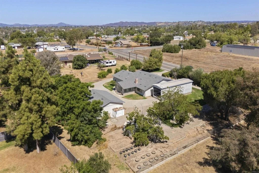 Photo of 842 Hanson Ln