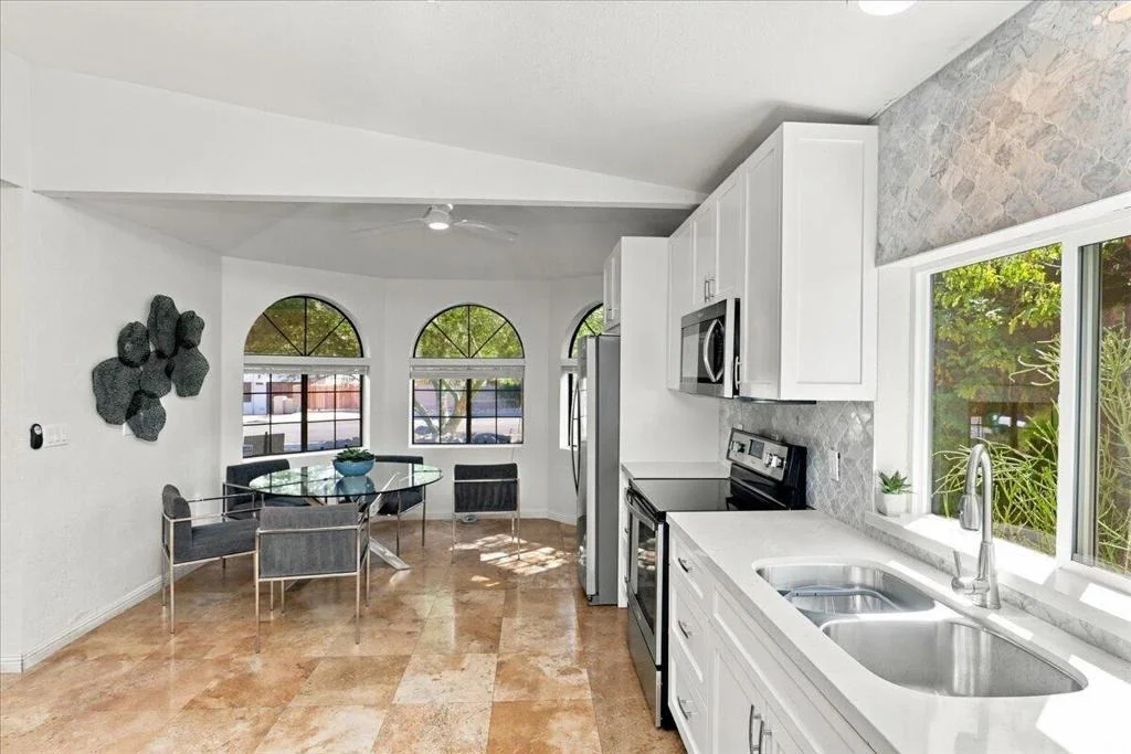 Photo of 54205 Avenida Vallejo