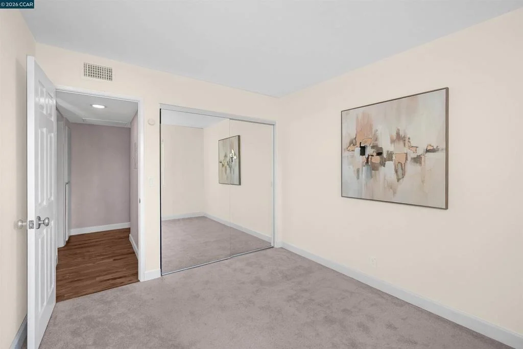 Photo of Unit 1 at 220 Apollo