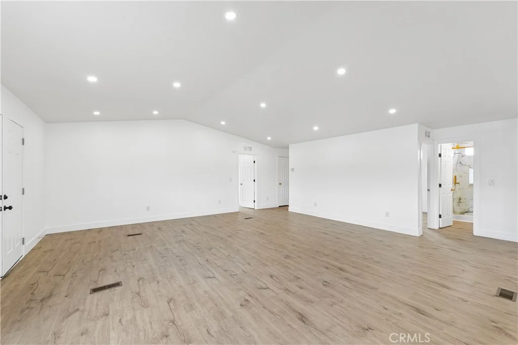 Photo of 4009 W Avenue K-8