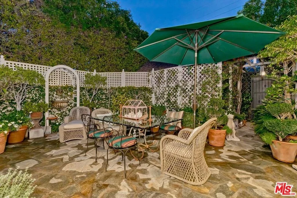 Photo of 602 N Foothill Road