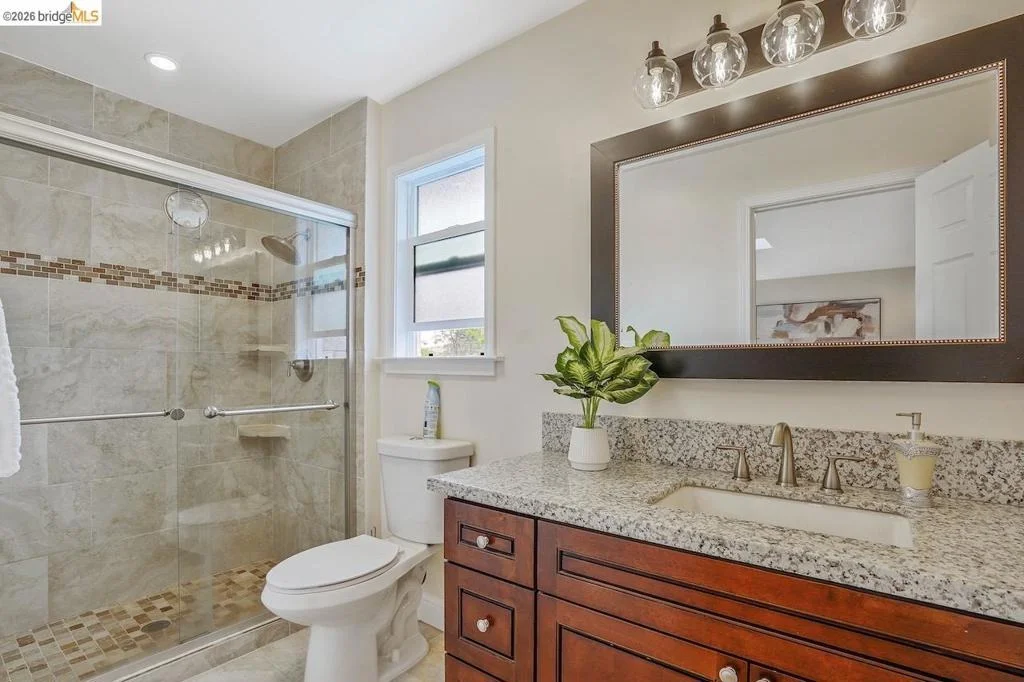 Photo of 2198 La Orinda