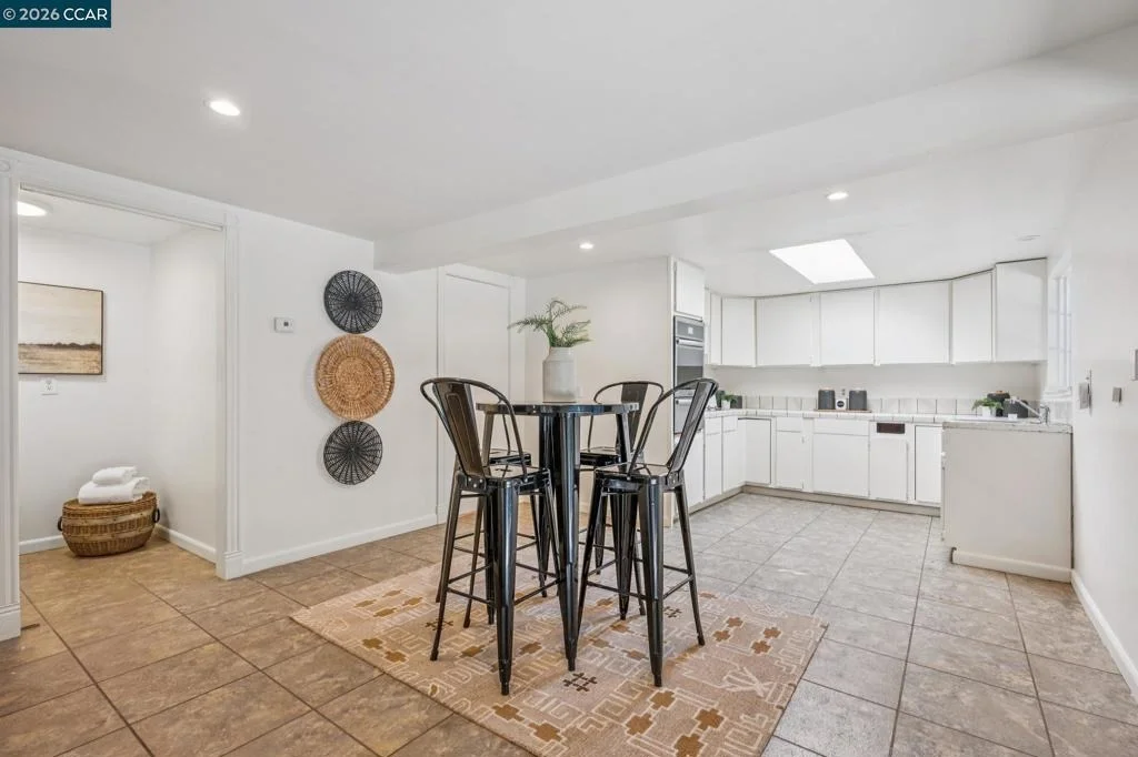 Photo of 3386 Cowell Rd