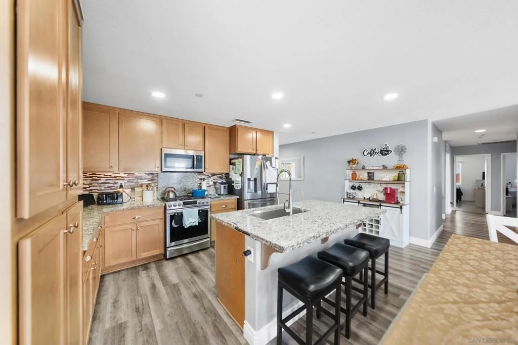 Photo of 3327 Lansing St