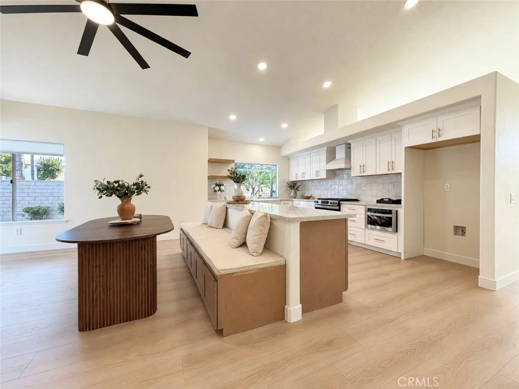 Photo of 35584 Larkspur