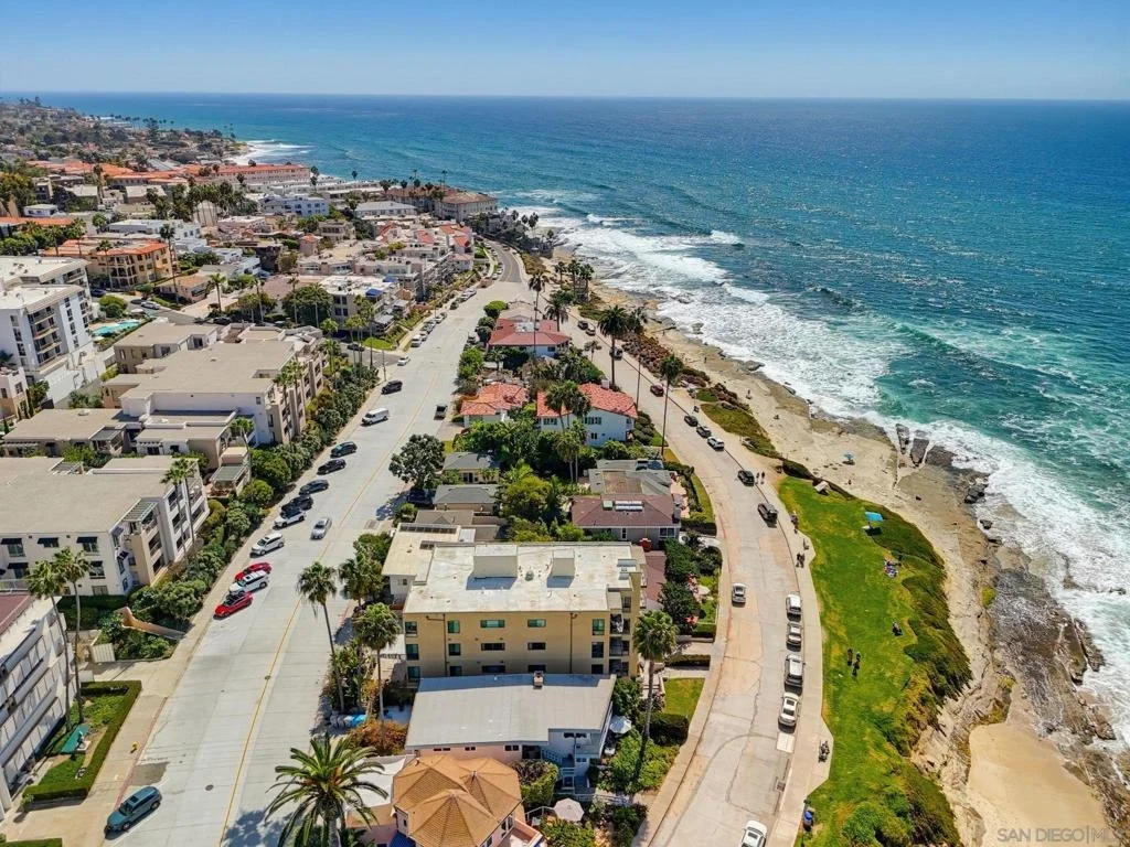 Photo of Unit 302 at 457 Coast