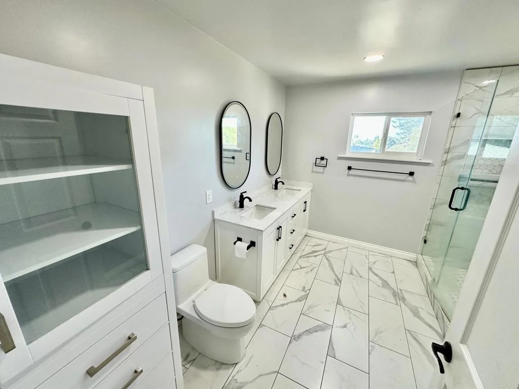 Photo of 880 Crest View Rd