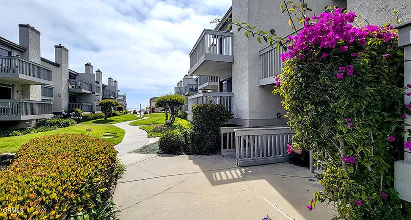 Photo of 2977 Harbor Boulevard