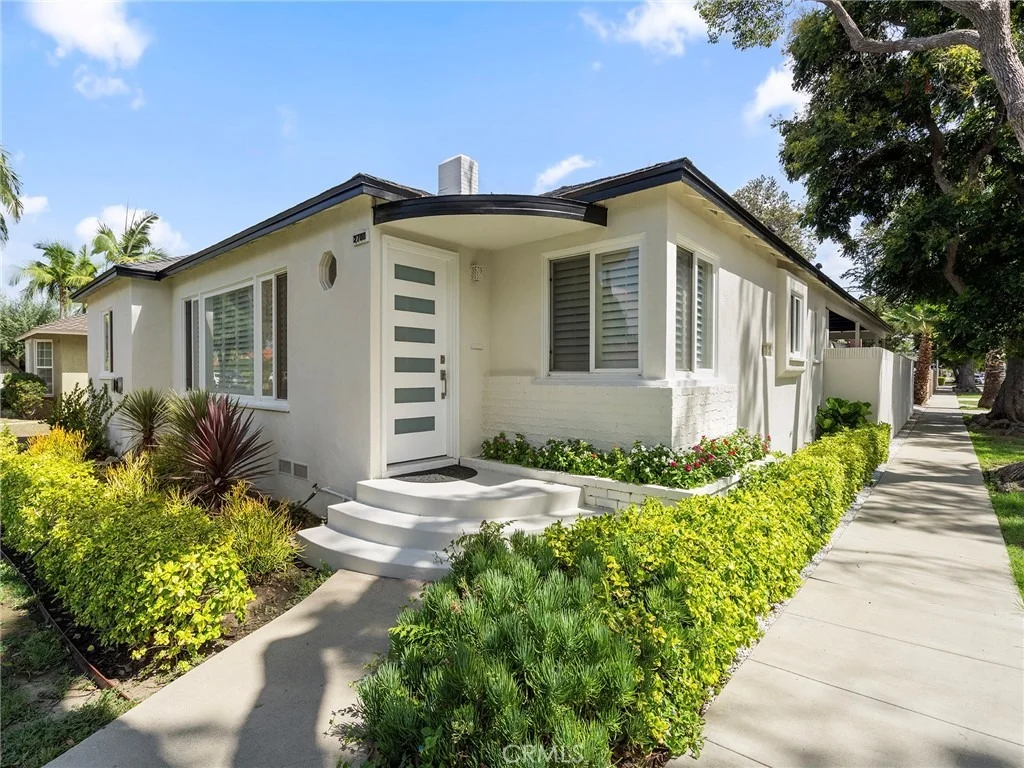 Photo of 2700 Eucalyptus Avenue