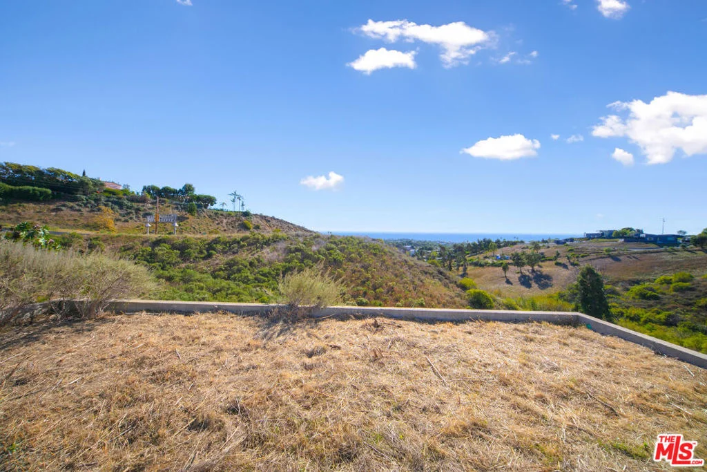 Photo of 6041 Kanan Dume Road