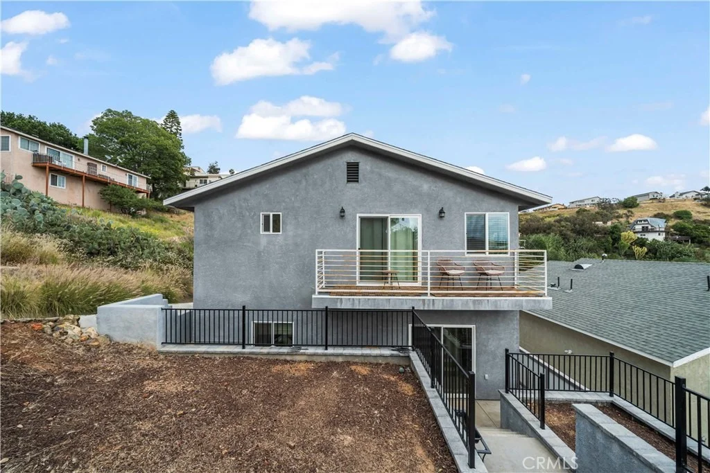 Photo of 1650 Paraiso
