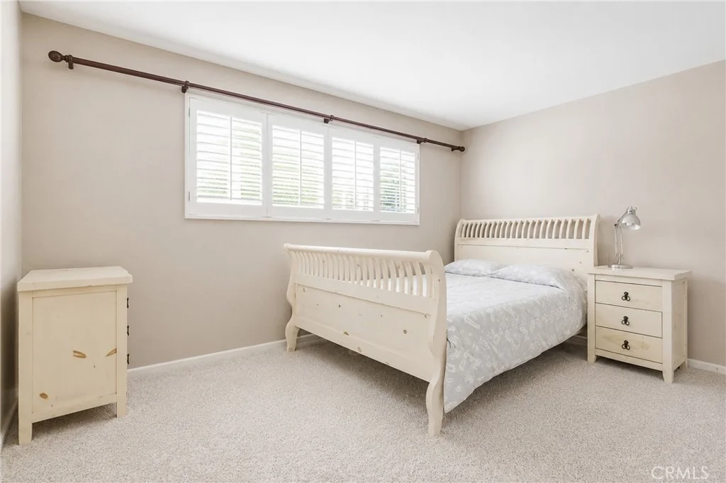 Photo of 651 Edith