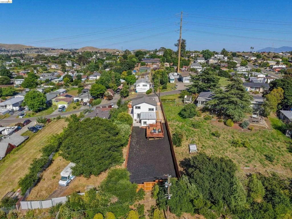 Photo of 449 GILCREST