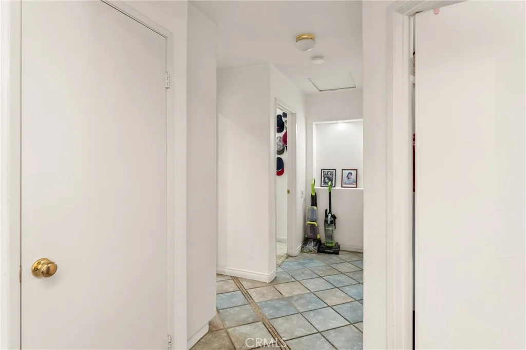 Photo of 955 Peacock Dr