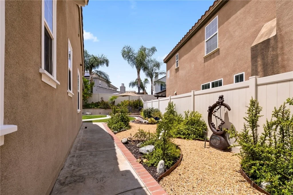 Photo of 1705 Arthur Loop W