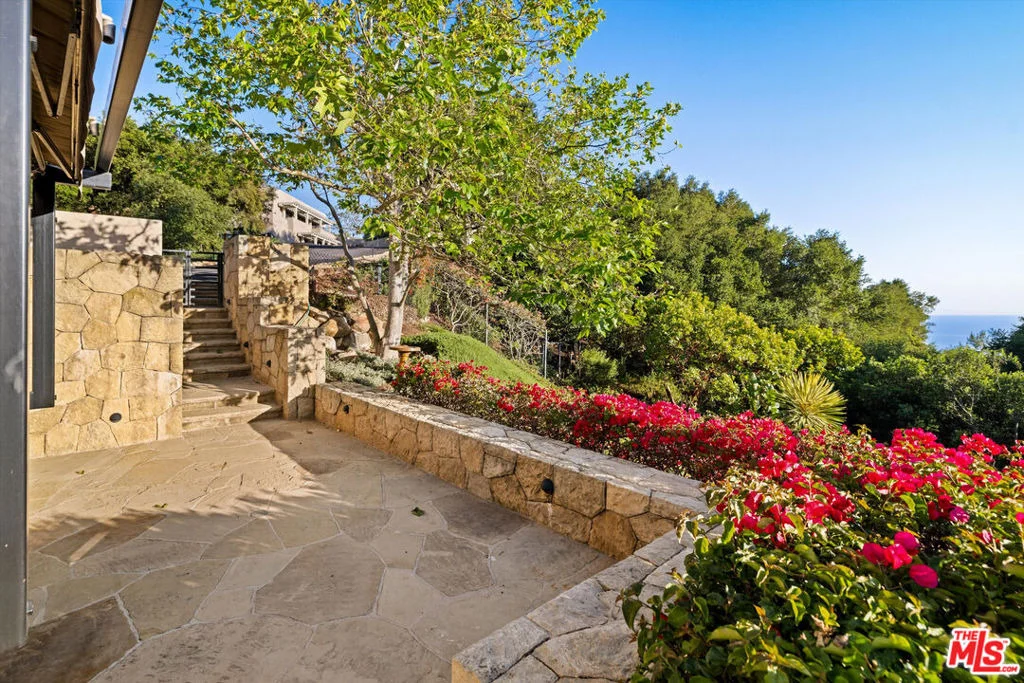 Photo of 892 Toro Canyon Road