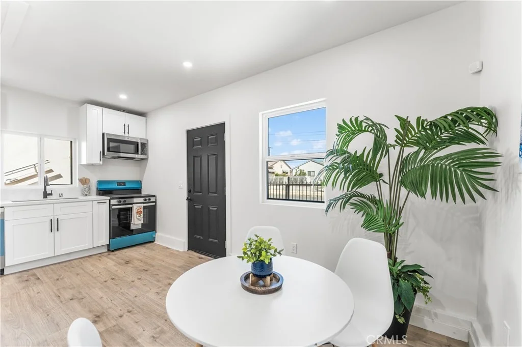 Photo of 8908 8910 Lev Avenue