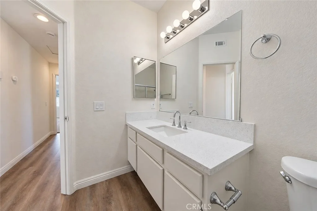 Photo of 30051 Shoreline