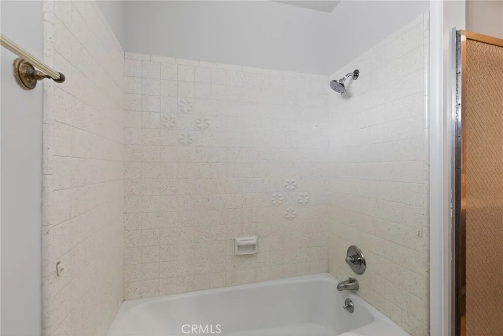 Photo of 4963 Carlingford Avenue