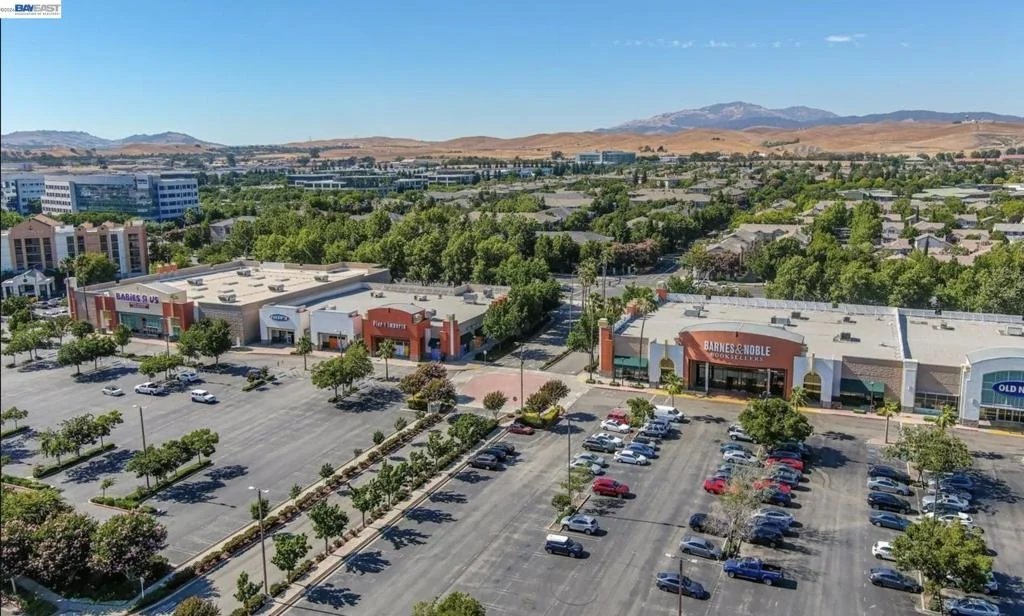 Photo of 3987 Dobbins Loop
