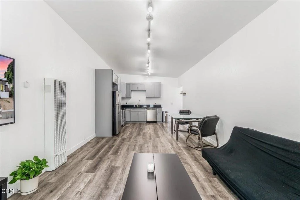 Photo of 1155 Richmond Road