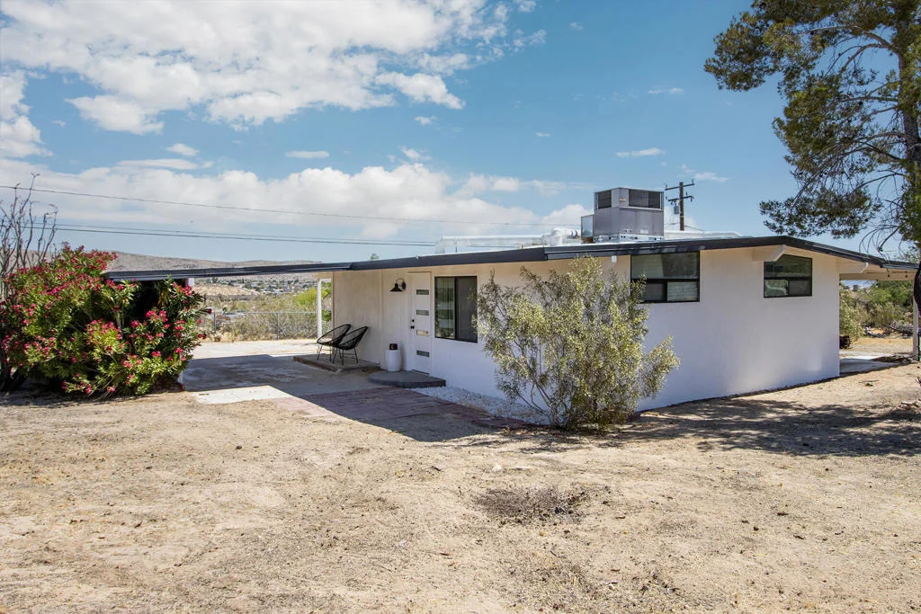 Photo of 6673 Hillview Road