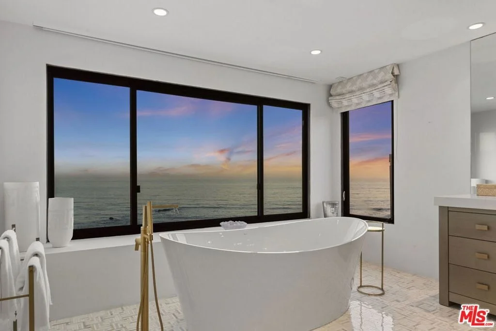 Photo of 24146 Malibu Road